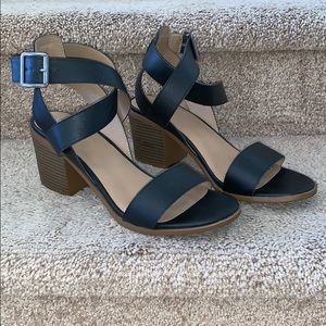 black strappy 3 inch heel